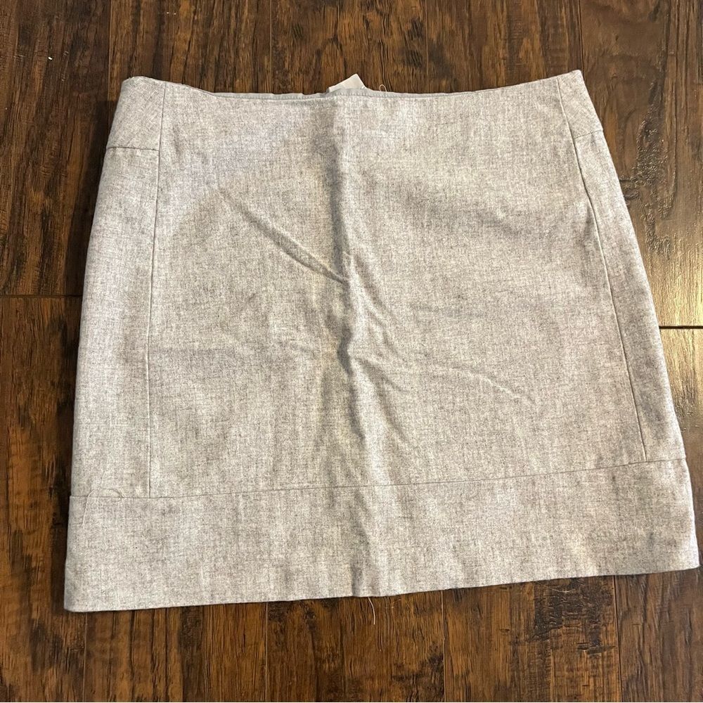 Dahlia Collection Wool Blend Mini Skirt. Size 2